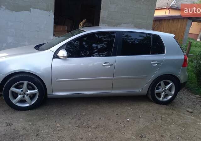 Сірий Фольксваген Гольф, об'ємом двигуна 1.6 л та пробігом 255 тис. км за 6000 $, фото 1 на Automoto.ua