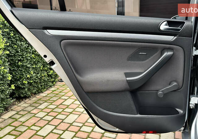 Серый Фольксваген Гольф, объемом двигателя 1.6 л и пробегом 178 тыс. км за 6556 $, фото 38 на Automoto.ua