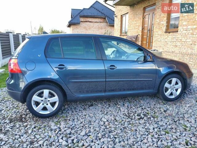 Серый Фольксваген Гольф, объемом двигателя 1.4 л и пробегом 221 тыс. км за 5600 $, фото 3 на Automoto.ua