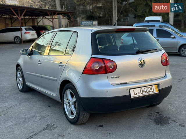 Серый Фольксваген Гольф, объемом двигателя 1.6 л и пробегом 240 тыс. км за 5850 $, фото 6 на Automoto.ua