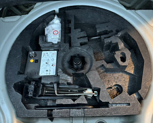 Серый Фольксваген Гольф, объемом двигателя 1.4 л и пробегом 186 тыс. км за 6000 $, фото 24 на Automoto.ua