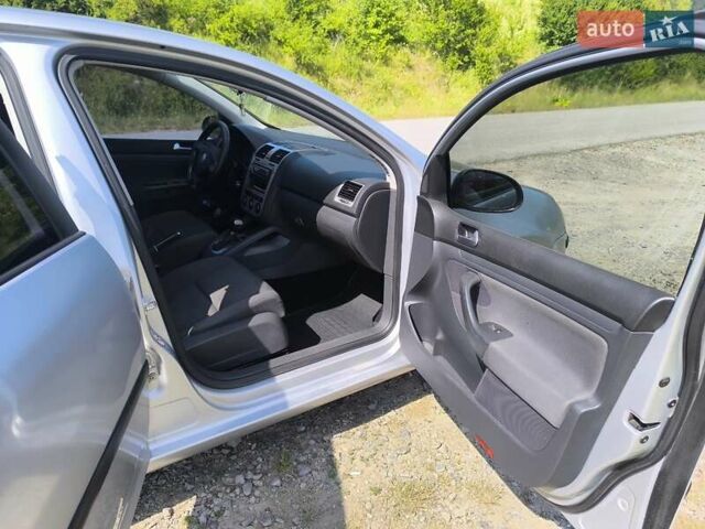 Серый Фольксваген Гольф, объемом двигателя 1.6 л и пробегом 268 тыс. км за 5900 $, фото 17 на Automoto.ua