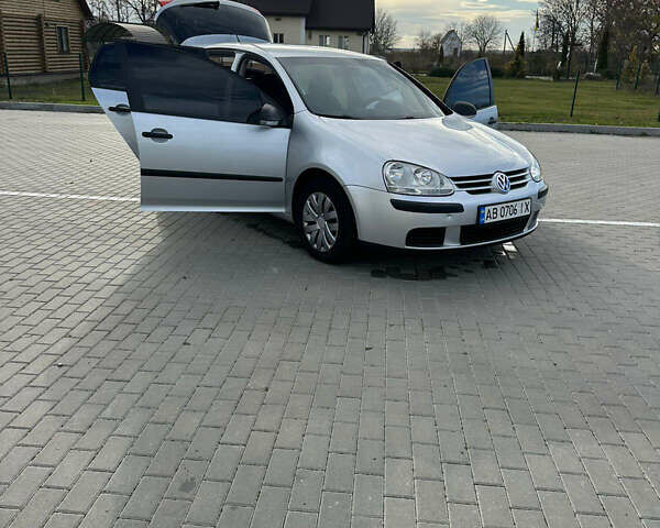 Серый Фольксваген Гольф, объемом двигателя 1.6 л и пробегом 220 тыс. км за 6350 $, фото 33 на Automoto.ua