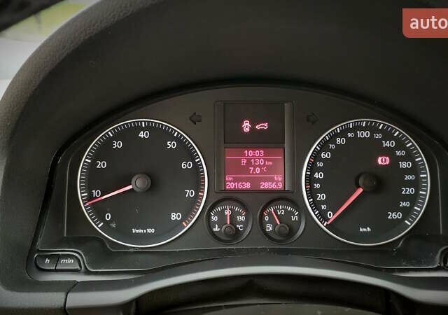 Сірий Фольксваген Гольф, об'ємом двигуна 1.6 л та пробігом 200 тис. км за 6950 $, фото 142 на Automoto.ua