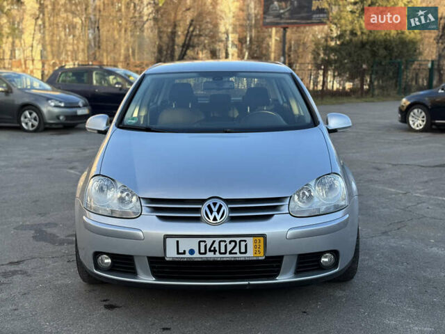 Серый Фольксваген Гольф, объемом двигателя 1.6 л и пробегом 240 тыс. км за 5850 $, фото 1 на Automoto.ua