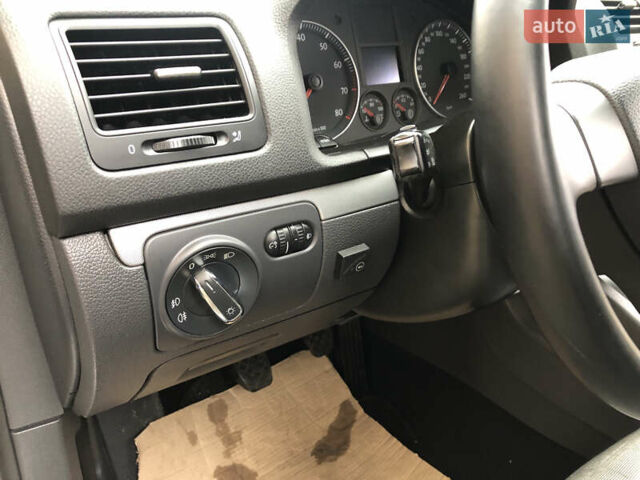 Сірий Фольксваген Гольф, об'ємом двигуна 1.6 л та пробігом 256 тис. км за 5999 $, фото 16 на Automoto.ua