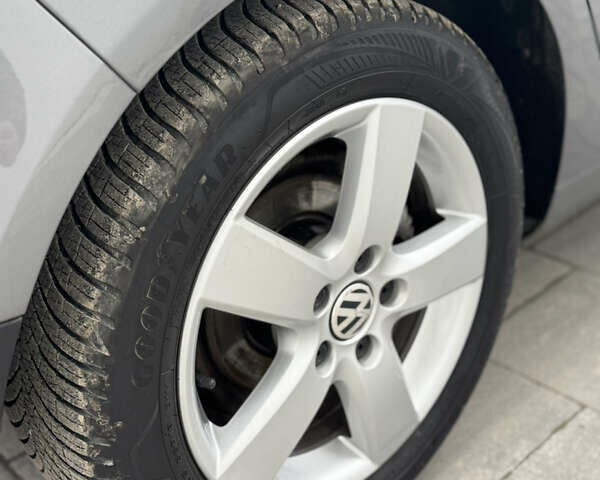 Сірий Фольксваген Гольф, об'ємом двигуна 1.6 л та пробігом 229 тис. км за 4750 $, фото 14 на Automoto.ua