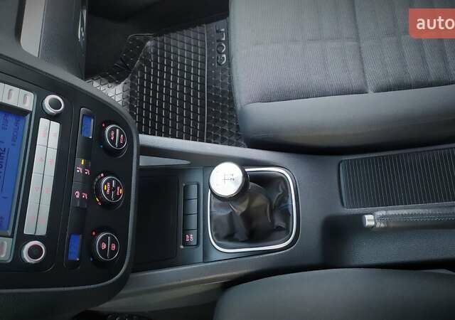 Серый Фольксваген Гольф, объемом двигателя 0 л и пробегом 200 тыс. км за 7100 $, фото 123 на Automoto.ua