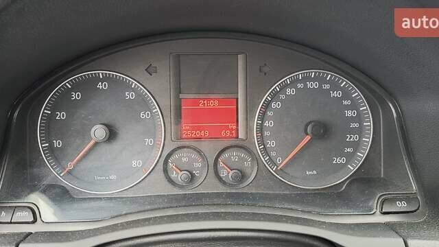 Сірий Фольксваген Гольф, об'ємом двигуна 1.39 л та пробігом 252 тис. км за 6000 $, фото 10 на Automoto.ua