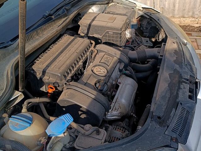 Серый Фольксваген Гольф, объемом двигателя 1.4 л и пробегом 340 тыс. км за 4750 $, фото 6 на Automoto.ua