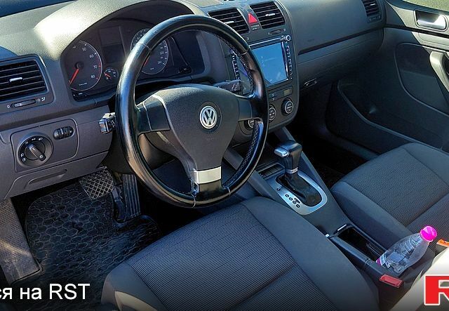 Серый Фольксваген Гольф, объемом двигателя 1.4 л и пробегом 262 тыс. км за 4650 $, фото 9 на Automoto.ua