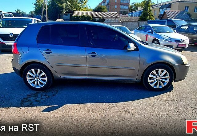 Серый Фольксваген Гольф, объемом двигателя 1.4 л и пробегом 262 тыс. км за 4650 $, фото 3 на Automoto.ua