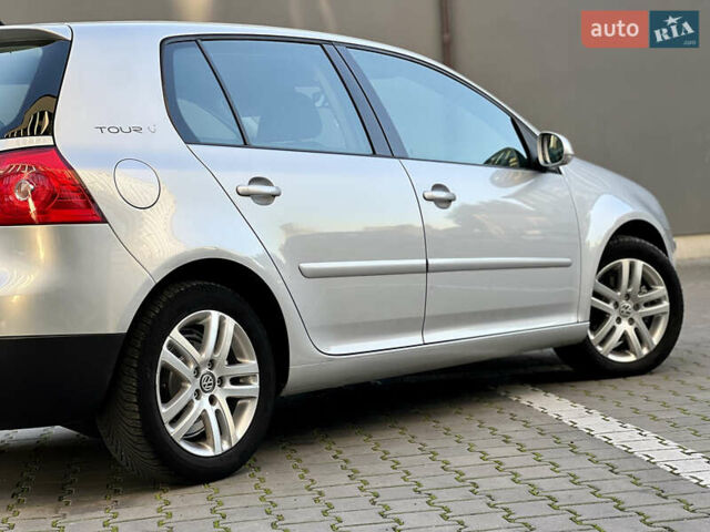 Сірий Фольксваген Гольф, об'ємом двигуна 1.4 л та пробігом 185 тис. км за 6450 $, фото 25 на Automoto.ua