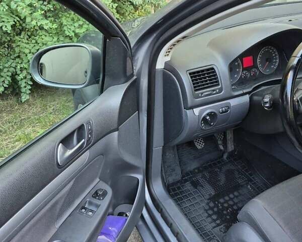 Серый Фольксваген Гольф, объемом двигателя 1.6 л и пробегом 227 тыс. км за 6500 $, фото 9 на Automoto.ua