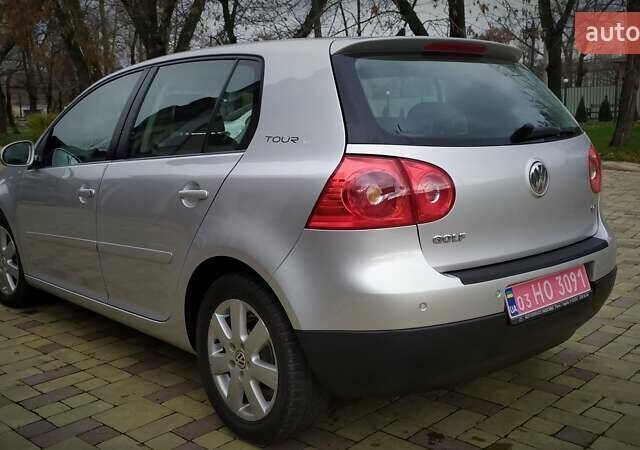 Сірий Фольксваген Гольф, об'ємом двигуна 1.6 л та пробігом 200 тис. км за 6950 $, фото 15 на Automoto.ua