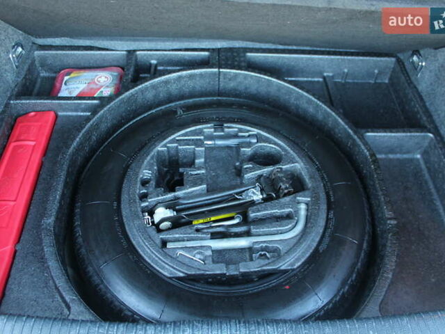 Серый Фольксваген Гольф, объемом двигателя 1.6 л и пробегом 195 тыс. км за 5890 $, фото 76 на Automoto.ua