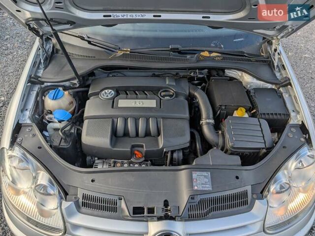 Серый Фольксваген Гольф, объемом двигателя 1.6 л и пробегом 244 тыс. км за 5950 $, фото 45 на Automoto.ua