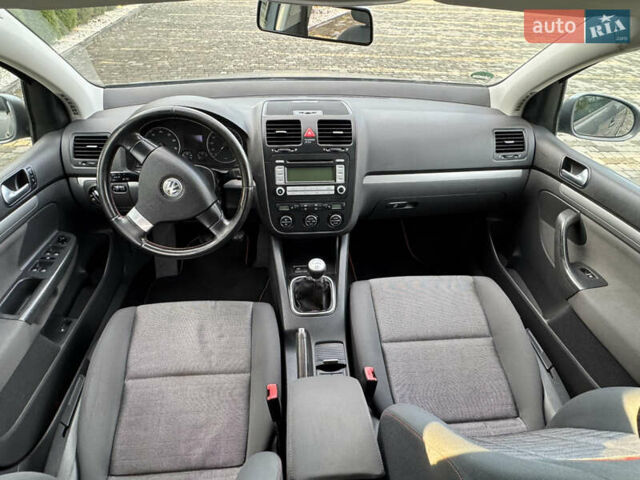 Серый Фольксваген Гольф, объемом двигателя 1.4 л и пробегом 169 тыс. км за 5700 $, фото 45 на Automoto.ua