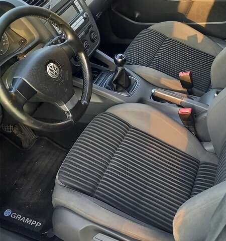 Сірий Фольксваген Гольф, об'ємом двигуна 1.6 л та пробігом 255 тис. км за 6000 $, фото 2 на Automoto.ua