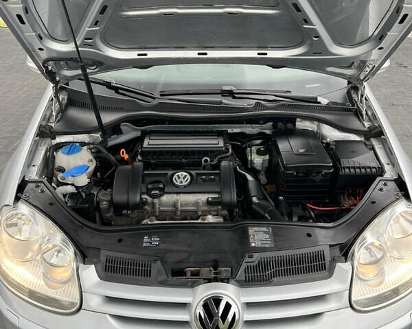 Серый Фольксваген Гольф, объемом двигателя 1.4 л и пробегом 229 тыс. км за 4600 $, фото 8 на Automoto.ua