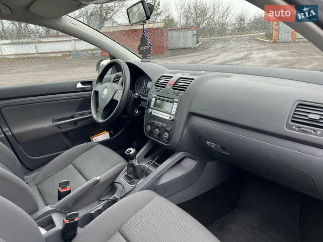 Сірий Фольксваген Гольф, об'ємом двигуна 1.4 л та пробігом 195 тис. км за 5050 $, фото 9 на Automoto.ua