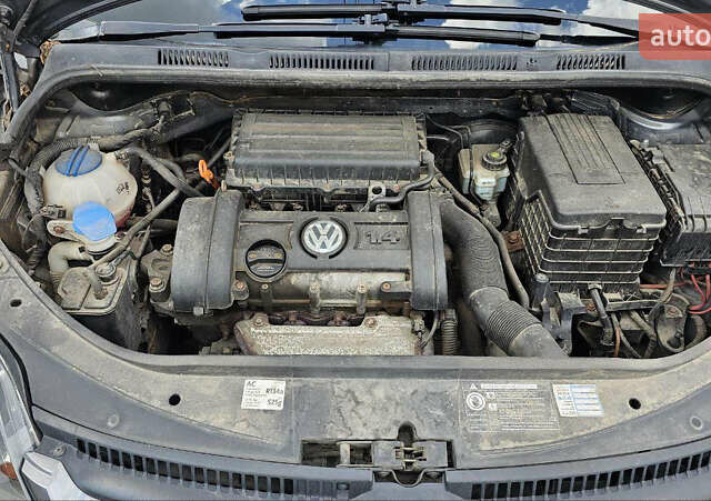 Серый Фольксваген Гольф, объемом двигателя 1.39 л и пробегом 270 тыс. км за 6000 $, фото 19 на Automoto.ua
