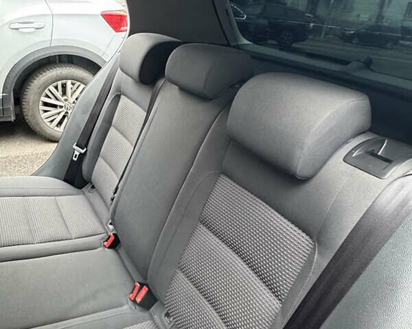 Серый Фольксваген Гольф, объемом двигателя 1.9 л и пробегом 298 тыс. км за 5600 $, фото 24 на Automoto.ua