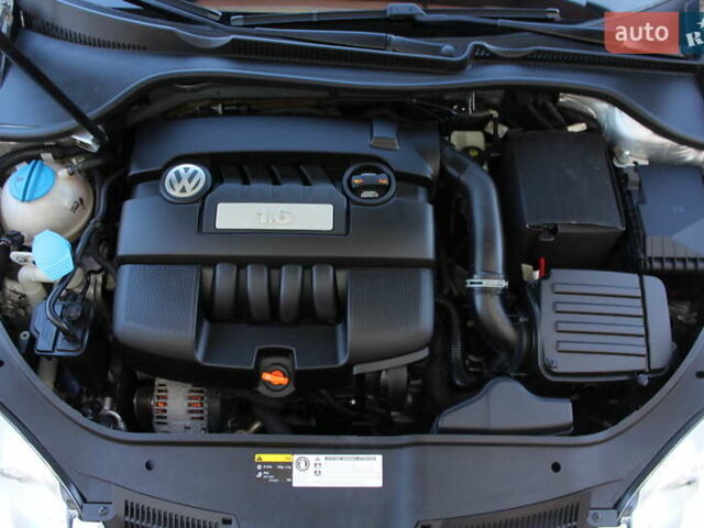 Серый Фольксваген Гольф, объемом двигателя 1.6 л и пробегом 195 тыс. км за 5990 $, фото 78 на Automoto.ua