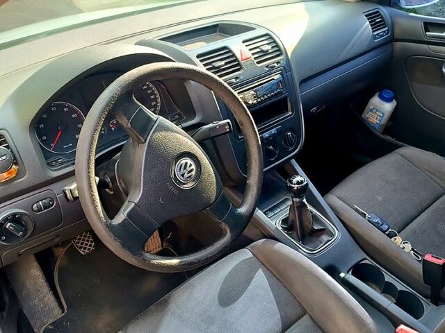 Серый Фольксваген Гольф, объемом двигателя 1.4 л и пробегом 340 тыс. км за 4750 $, фото 8 на Automoto.ua