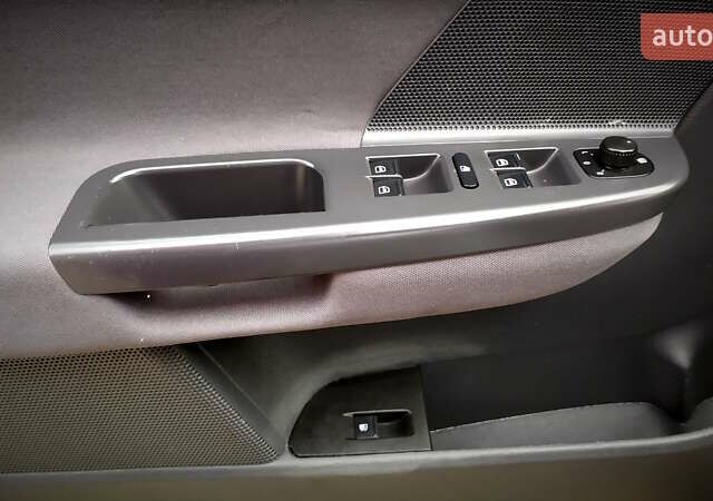 Сірий Фольксваген Гольф, об'ємом двигуна 1.6 л та пробігом 200 тис. км за 6950 $, фото 135 на Automoto.ua