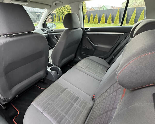 Сірий Фольксваген Гольф, об'ємом двигуна 1.6 л та пробігом 209 тис. км за 5999 $, фото 28 на Automoto.ua