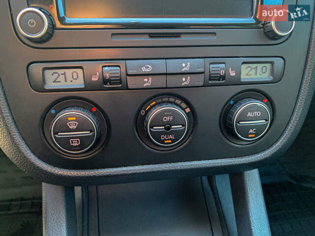 Сірий Фольксваген Гольф, об'ємом двигуна 1.97 л та пробігом 430 тис. км за 7200 $, фото 17 на Automoto.ua