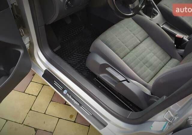 Сірий Фольксваген Гольф, об'ємом двигуна 1.6 л та пробігом 200 тис. км за 6950 $, фото 120 на Automoto.ua