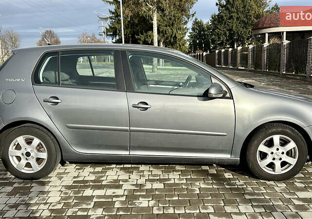 Серый Фольксваген Гольф, объемом двигателя 1.6 л и пробегом 182 тыс. км за 5999 $, фото 5 на Automoto.ua