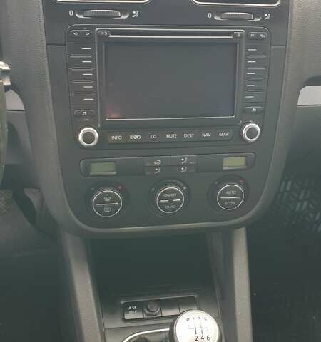 Серый Фольксваген Гольф, объемом двигателя 1.6 л и пробегом 191 тыс. км за 5750 $, фото 15 на Automoto.ua