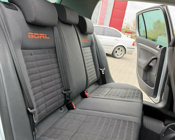 Серый Фольксваген Гольф, объемом двигателя 1.6 л и пробегом 212 тыс. км за 6450 $, фото 34 на Automoto.ua