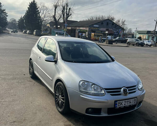 Серый Фольксваген Гольф, объемом двигателя 1.6 л и пробегом 219 тыс. км за 4650 $, фото 10 на Automoto.ua