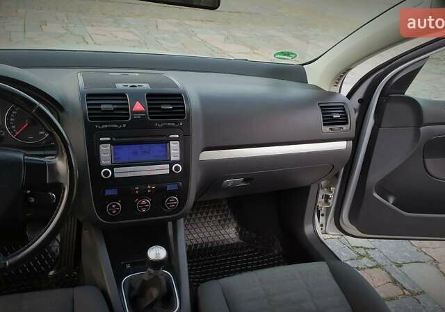 Серый Фольксваген Гольф, объемом двигателя 0 л и пробегом 200 тыс. км за 7100 $, фото 113 на Automoto.ua