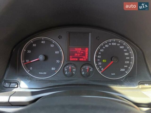 Серый Фольксваген Гольф, объемом двигателя 1.6 л и пробегом 268 тыс. км за 5900 $, фото 28 на Automoto.ua
