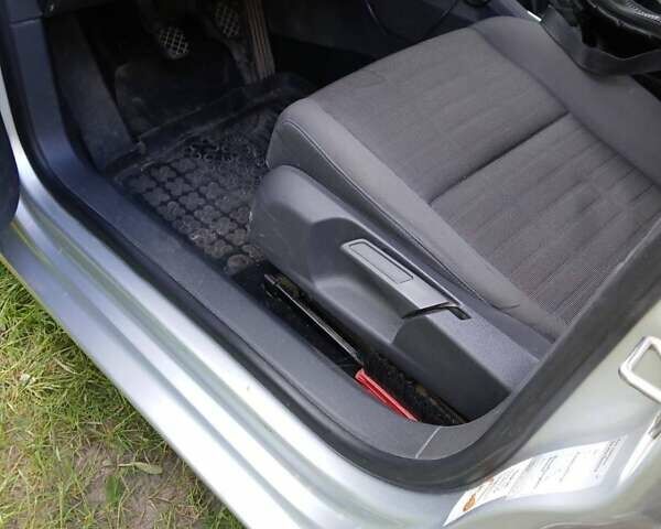 Серый Фольксваген Гольф, объемом двигателя 1.4 л и пробегом 307 тыс. км за 4700 $, фото 6 на Automoto.ua