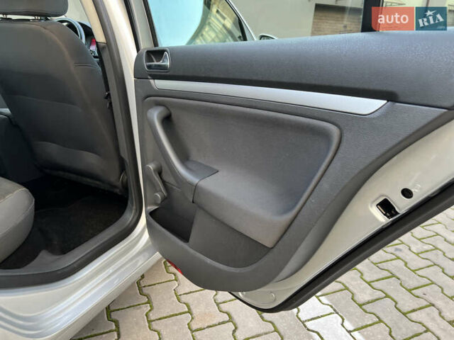 Сірий Фольксваген Гольф, об'ємом двигуна 1.4 л та пробігом 185 тис. км за 6450 $, фото 99 на Automoto.ua