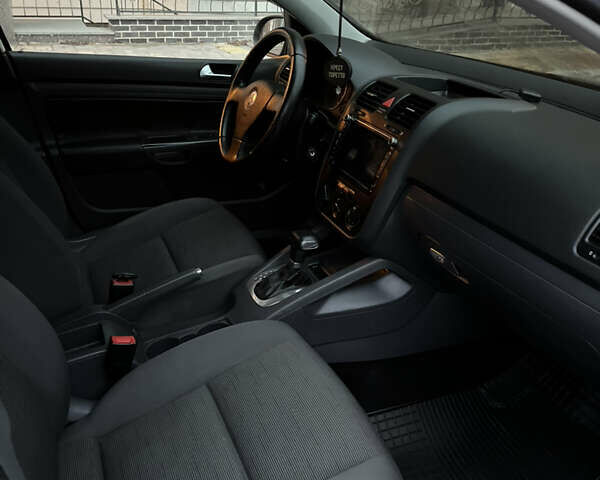 Сірий Фольксваген Гольф, об'ємом двигуна 1.6 л та пробігом 223 тис. км за 5400 $, фото 9 на Automoto.ua