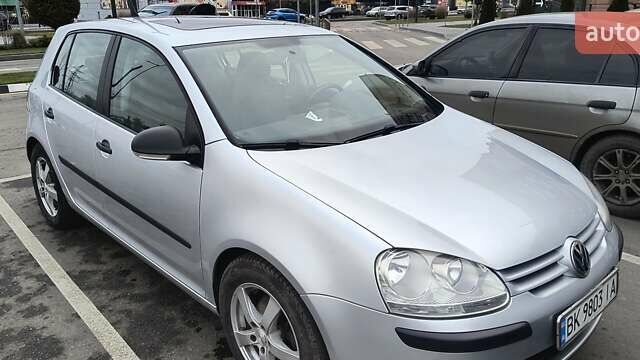 Сірий Фольксваген Гольф, об'ємом двигуна 1.39 л та пробігом 252 тис. км за 6000 $, фото 3 на Automoto.ua