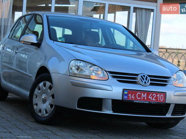 Серый Фольксваген Гольф, объемом двигателя 1.6 л и пробегом 195 тыс. км за 5990 $, фото 4 на Automoto.ua