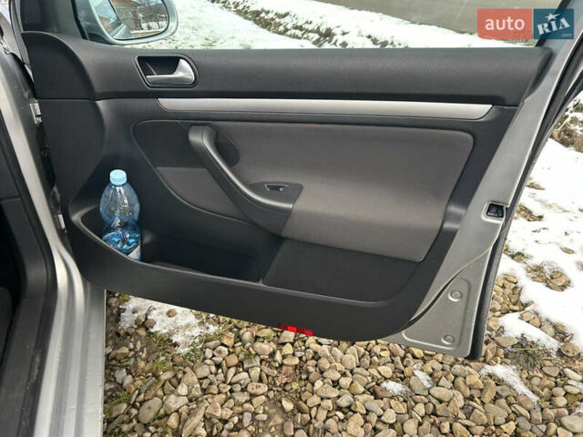 Серый Фольксваген Гольф, объемом двигателя 1.4 л и пробегом 185 тыс. км за 5100 $, фото 23 на Automoto.ua