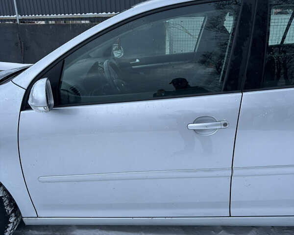 Серый Фольксваген Гольф, объемом двигателя 1.4 л и пробегом 209 тыс. км за 5650 $, фото 14 на Automoto.ua