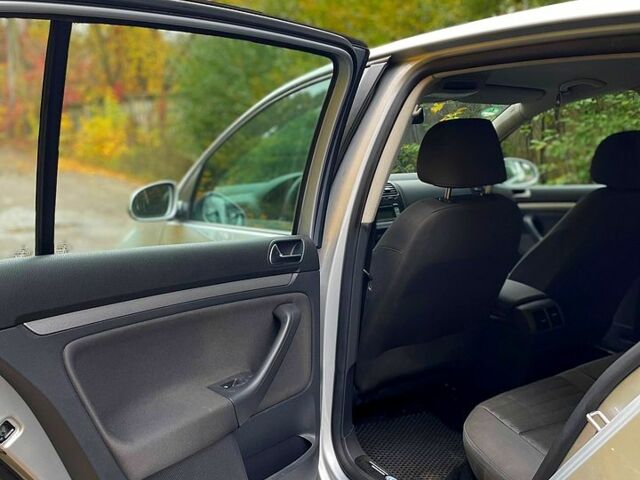 Серый Фольксваген Гольф, объемом двигателя 1.4 л и пробегом 233 тыс. км за 4999 $, фото 6 на Automoto.ua