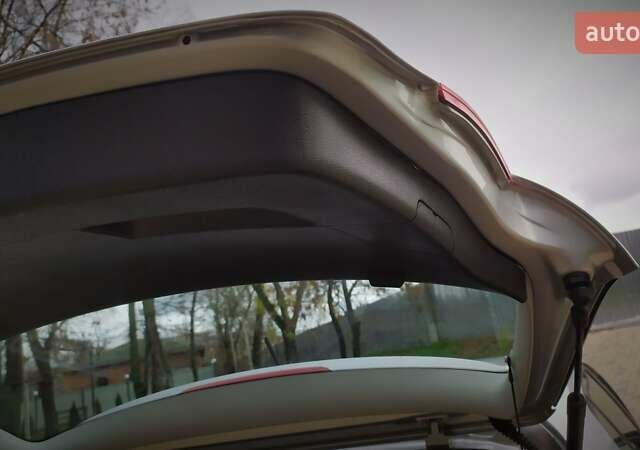 Сірий Фольксваген Гольф, об'ємом двигуна 1.6 л та пробігом 200 тис. км за 6950 $, фото 169 на Automoto.ua