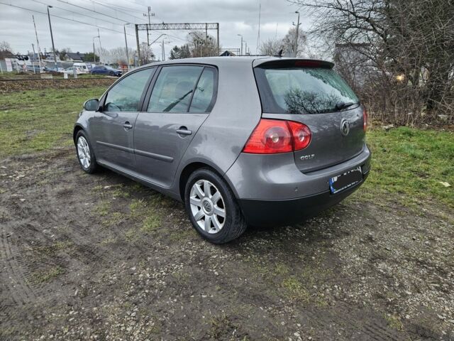 Серый Фольксваген Гольф, объемом двигателя 1.9 л и пробегом 400 тыс. км за 2250 $, фото 3 на Automoto.ua