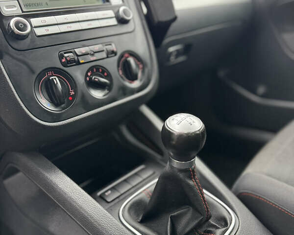 Сірий Фольксваген Гольф, об'ємом двигуна 1.6 л та пробігом 209 тис. км за 5999 $, фото 26 на Automoto.ua